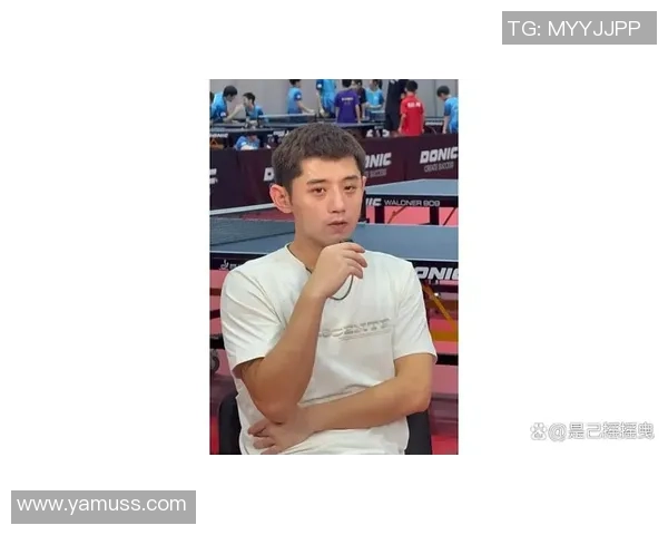 志同道合！张继科直播晒出樊振东签名球拍，被球迷戏弄追星